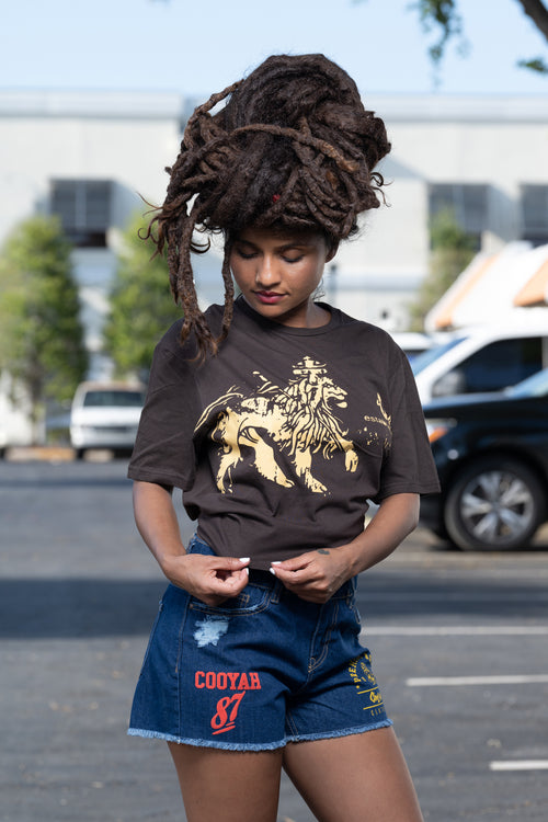 Cooyah Jamaica. Women's Rasta Lion graphic tee in brown. Short Sleeve, crew neck, ringspun cotton t-shirt. Jamaican clothing brand.