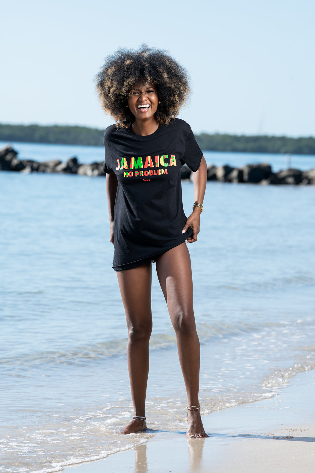 Cooyah Clothing Jamaica No Problem women's boyfriend fit tee in black. Reggae style design on a short sleeve rinspun cotton t-shirt. Jamaican beachwear. IRIE